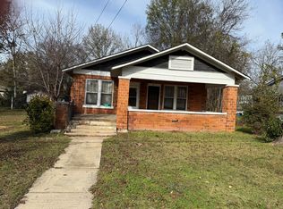 551 E Westbrook St, West Point, MS 39773