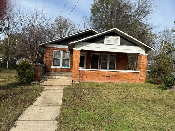 551 E Westbrook St, West Point, MS 39773