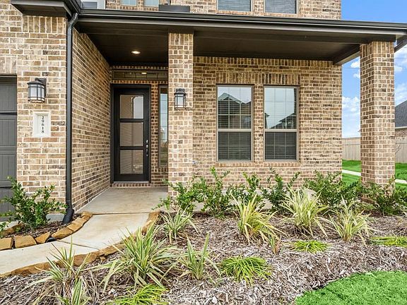 3rd image of 29618 Mahogany View Ln