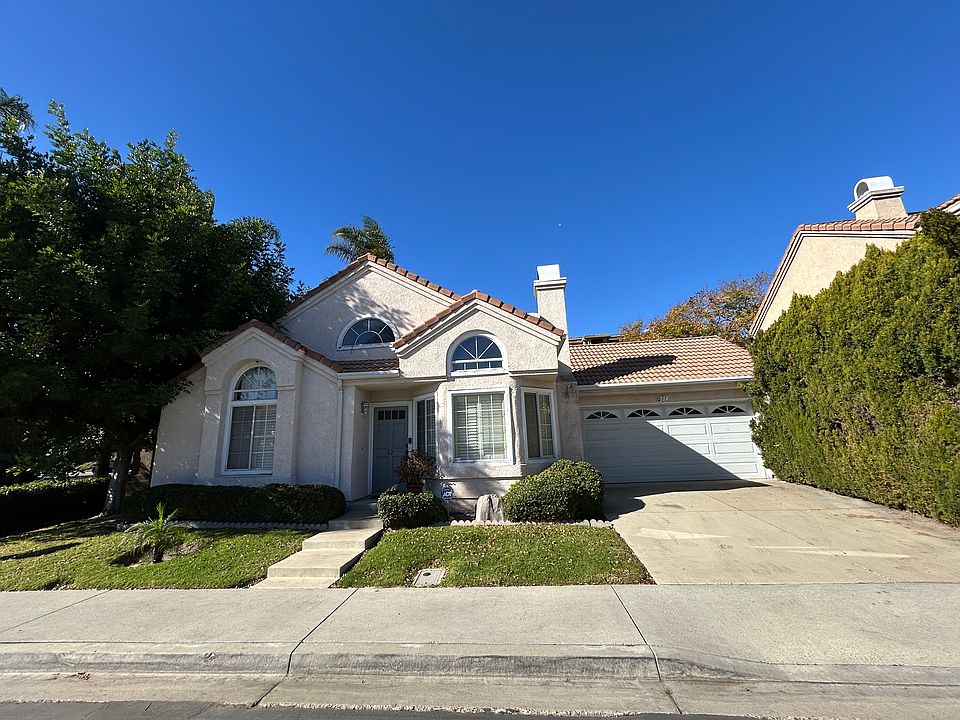 1st image of 27 Santa Clara St