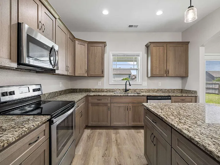 1240 Winterset Dr — Photo 15
