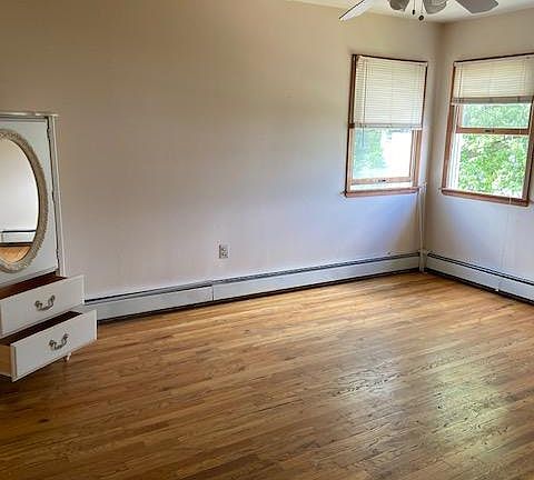 4th image of 135 Albany Ave #2