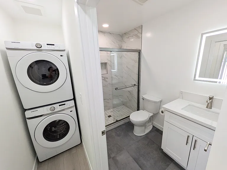 414 E Puente St — Photo 2