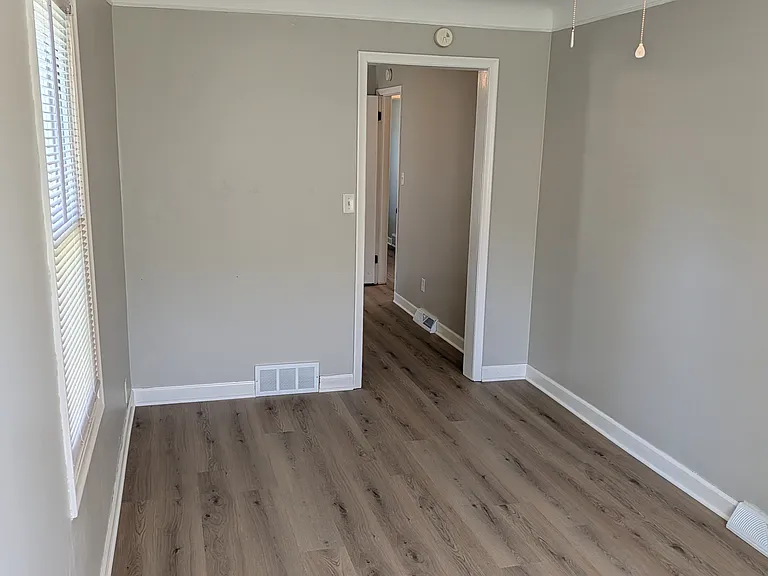 21712 Lakeview St — Photo 14