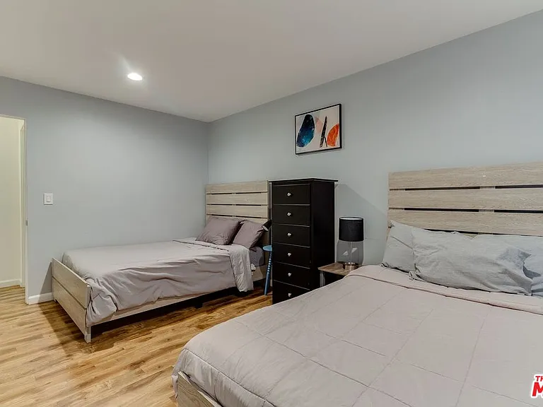7858 Jamieson Ave — Photo 21