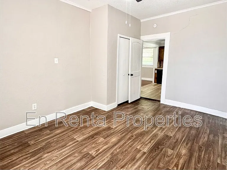1925 Saint Louis Ave — Photo 18
