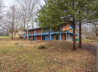 16 Summerhill Ln, Chesterfield, MO 63017