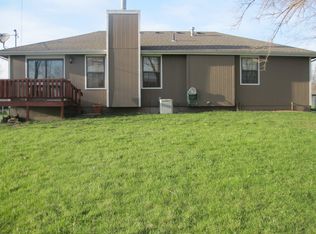 15629 Klamm St, Basehor, KS 66007