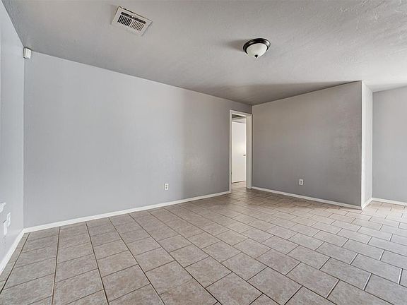 5th image of 4020 Ray Dr