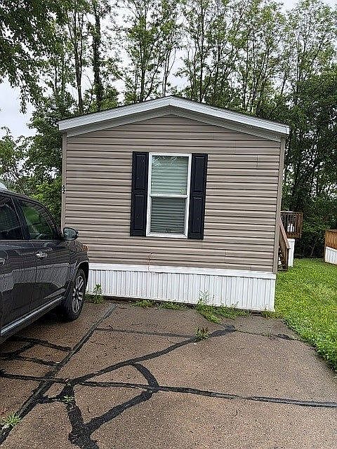 1st image of 62 Kelly Dr