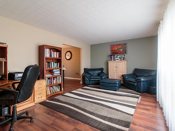 5th image of 13542 Falmouth Ave Unit E