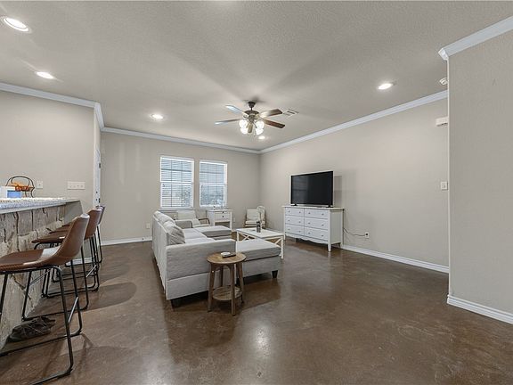 2nd image of 125 Deacon Dr W