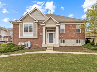2528 Dunraven Ave, Naperville, IL 60540