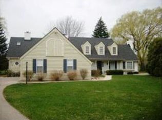 3117 W Gateway Ct, Mequon, WI 53092