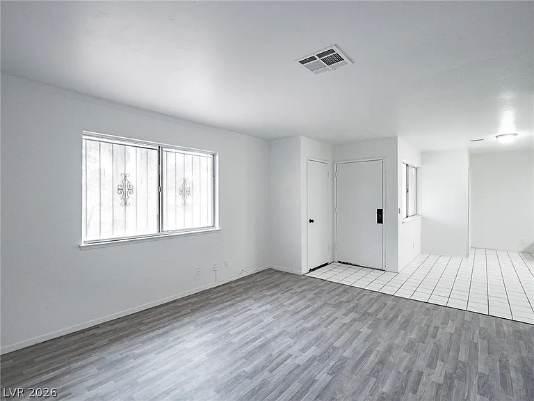 825 Hedge Way #2 — Photo 9