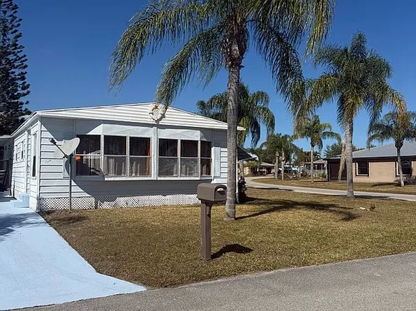 1 Violetta Ln, Pt Saint Lucie, FL 34952