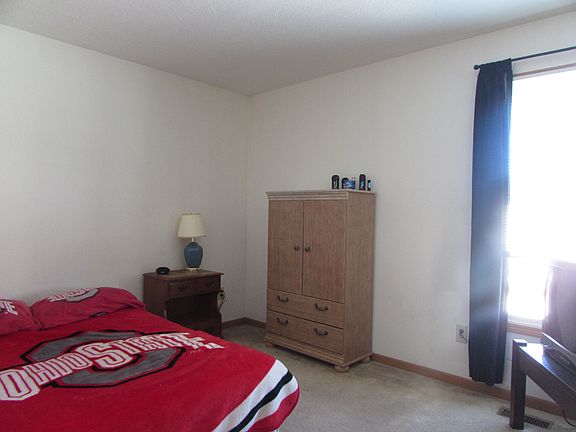 4th image of 470 Heartland Meadows Ct