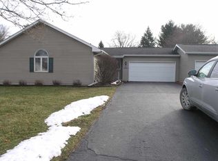 11691 Hawthorne Glen Dr, Grand Blanc, MI