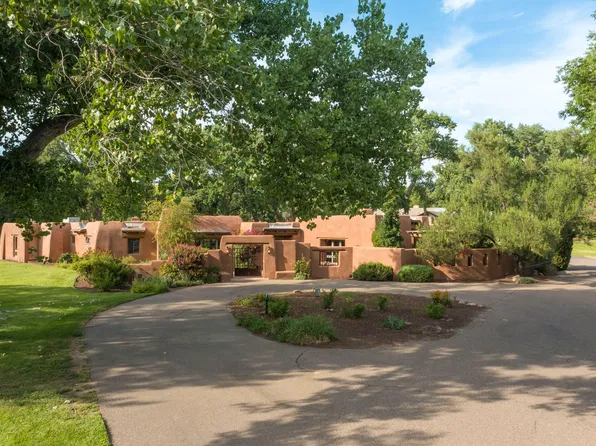 5553 Eakes Rd NW, Los Ranchos De Albuquerque, NM 87107