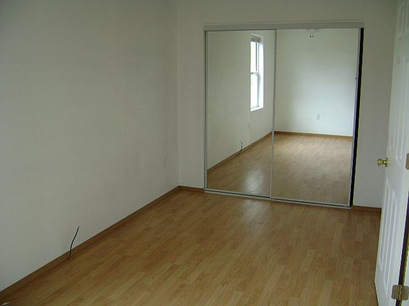 3rd image of 145 NE Jackson St #B