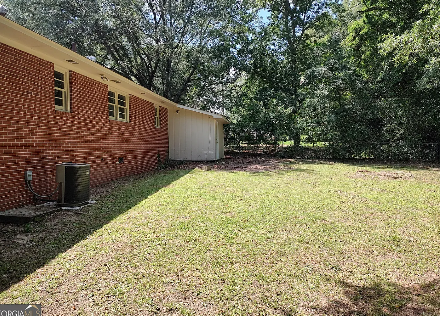 Spacious 4BR and 2Bath Single Story Home — Photo 2