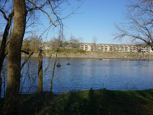 000 Iowa Colony Road, Hollister, MO 65672