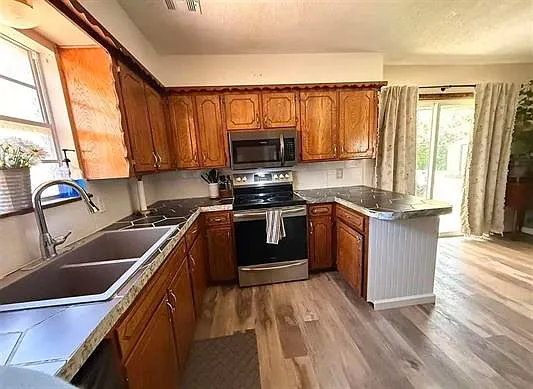 4 bed, 1200 sqft, $1,395 — Photo 4