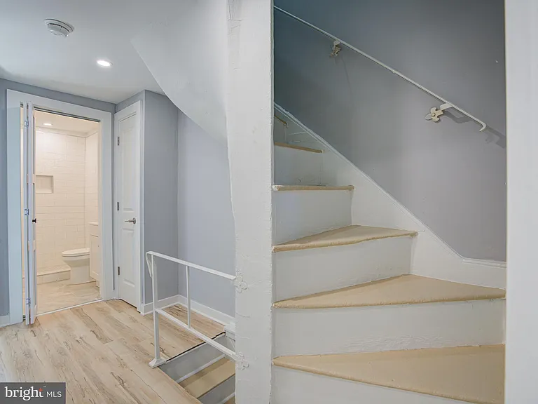 704 Miller St — Photo 16
