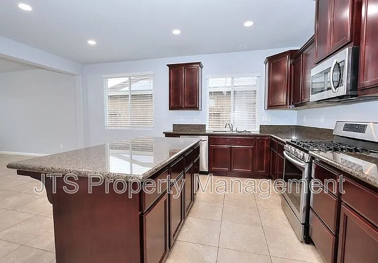 4086 Pinoche Peak Way — Photo 4
