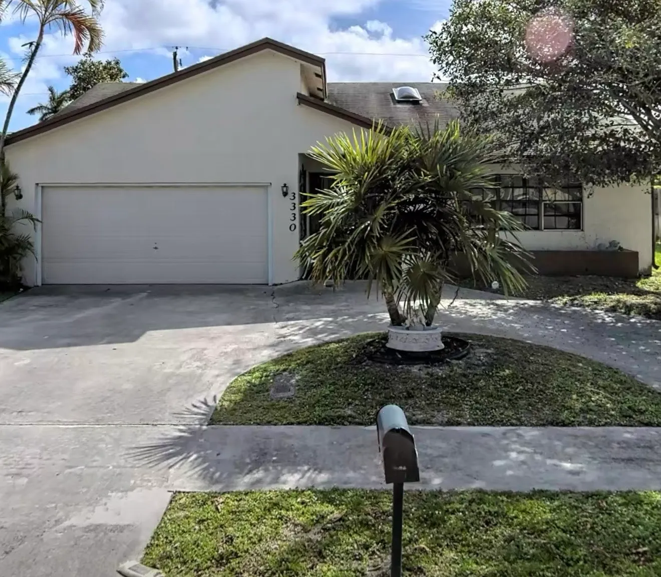 4 bed, 2161 sqft, $4,000 — Photo 1