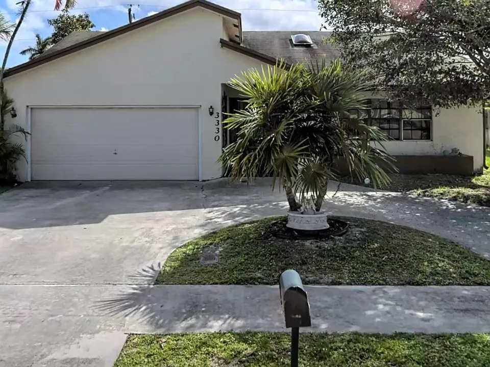 3330 SW 1st St