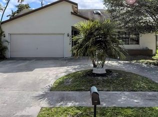 3330 SW 1st St, Deerfield Beach, FL 33442