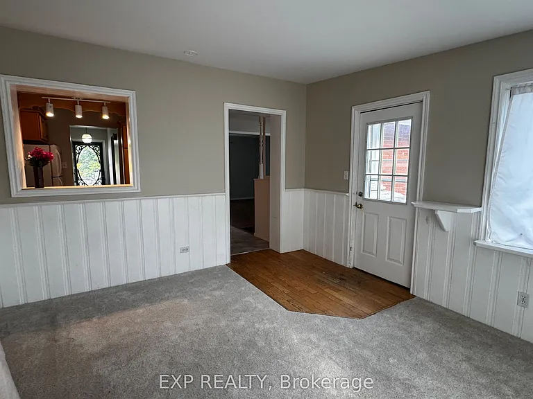 108 Katherine St — Photo 4