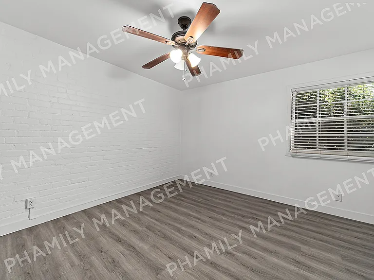 1745 Grevelia St #19 — Photo 10