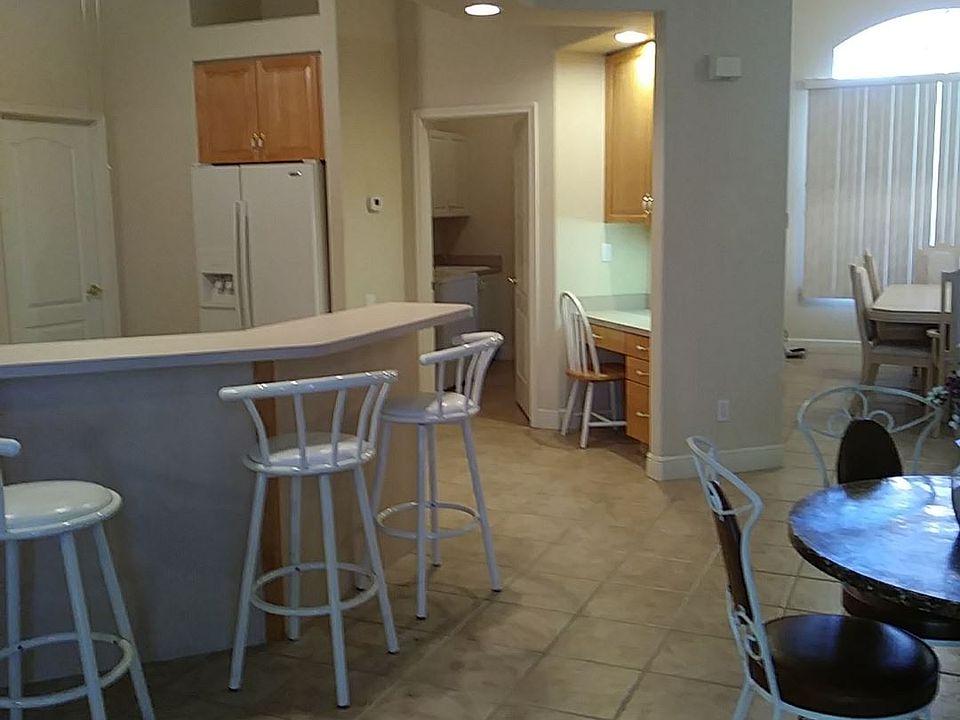 1st image of 114 SE 8th Pl
