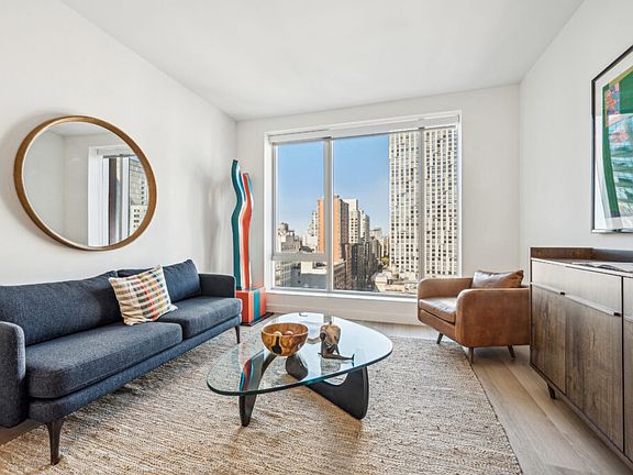 4th image of 17 Hanover Pl #27H