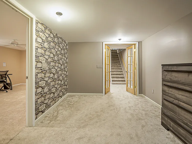7666 Bishop Rd — Photo 40