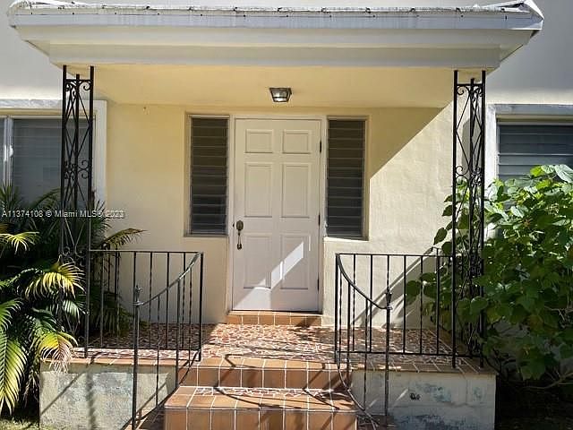 1st image of 420 Malaga Ave #3