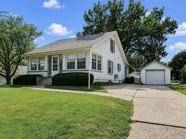 215 W 9th St S, Newton, IA 50208