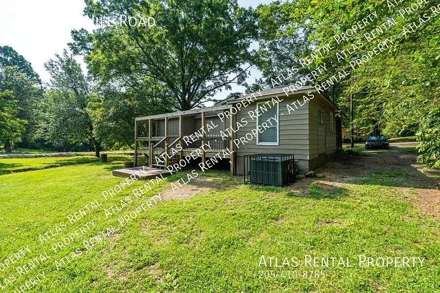 Pet-Friendly Birmingham Home with Deck, Porch & Spacious Yard! — Photo 4