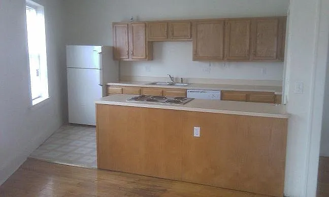 2 bed, 761 sqft, $890 — Photo 1