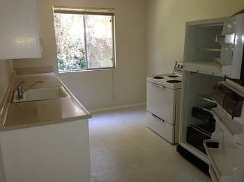 3rd image of 110 Hilborn St APT 3