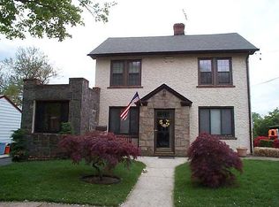 241 Marcellus Rd, Mineola, NY 11501