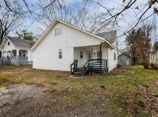 105 S 11th St, Herrin, IL 62948