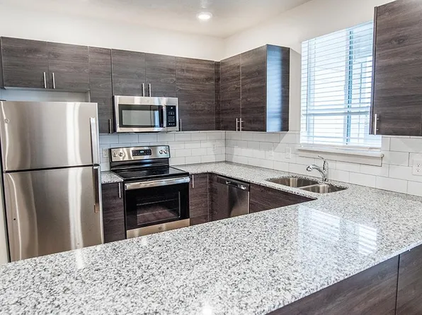 TRAIL HOLLOW APARTMENTS