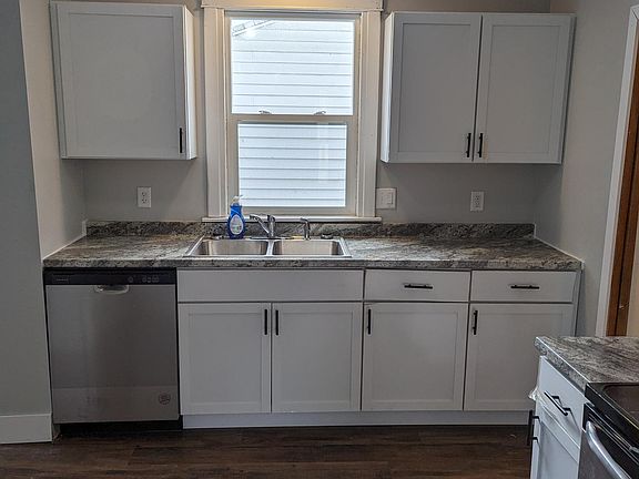3rd image of 2626 M Ave