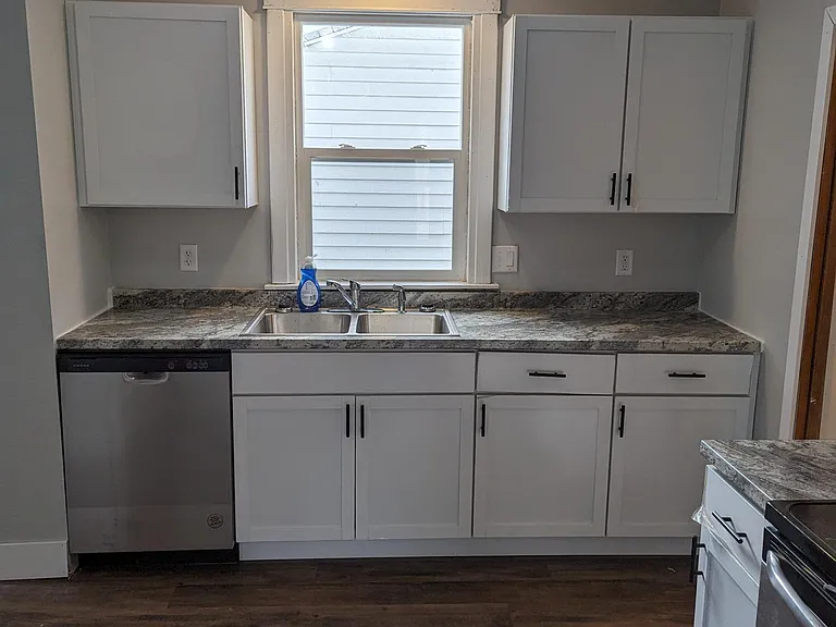 2626 M Ave — Photo 3