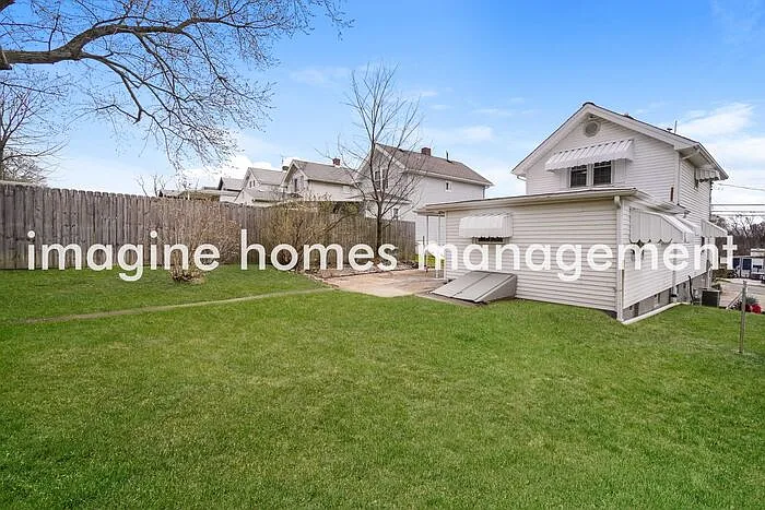 2828 Pine St — Photo 14