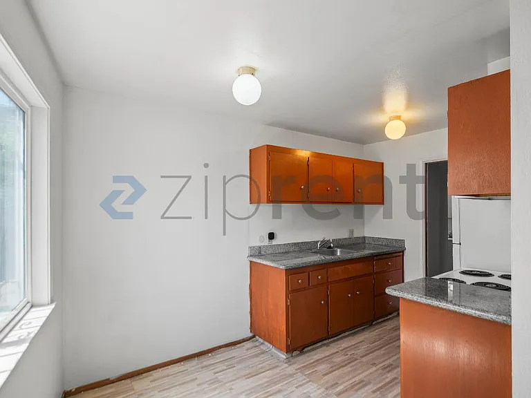 321 Athol Ave #1 — Photo 10