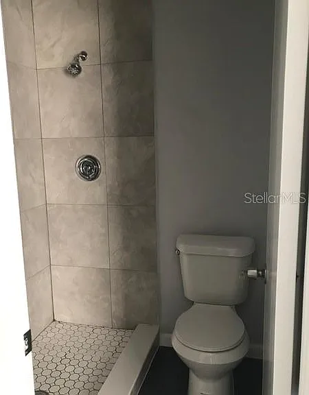 11141 Essex Ridge Ct — Photo 8